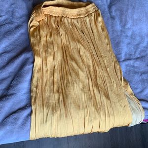 Double slit flowy skirt